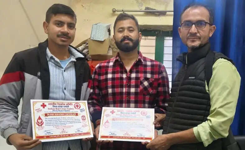 रक्त की कमी से जूझ रही महिला के लिए 40 किमी दूर से पहुंचे रक्तदाता
