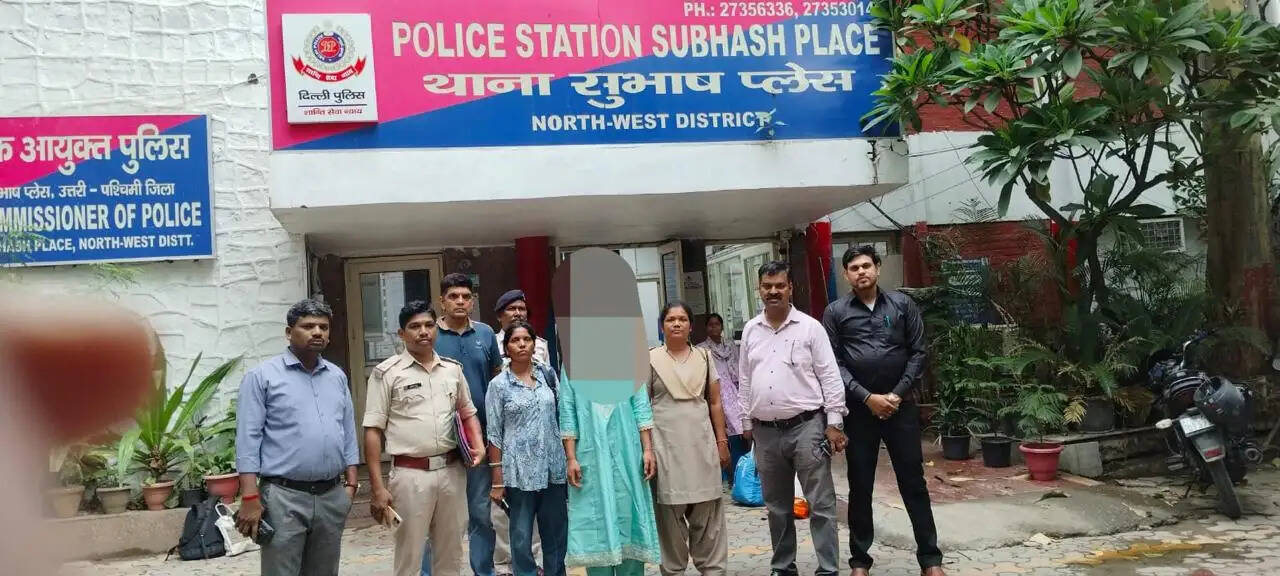 झारखंड की वांछित मानव तस्कर दिल्ली से गिरफ्तार, खूंटी की एक पीड़िता का किया गया रेस्क्यू