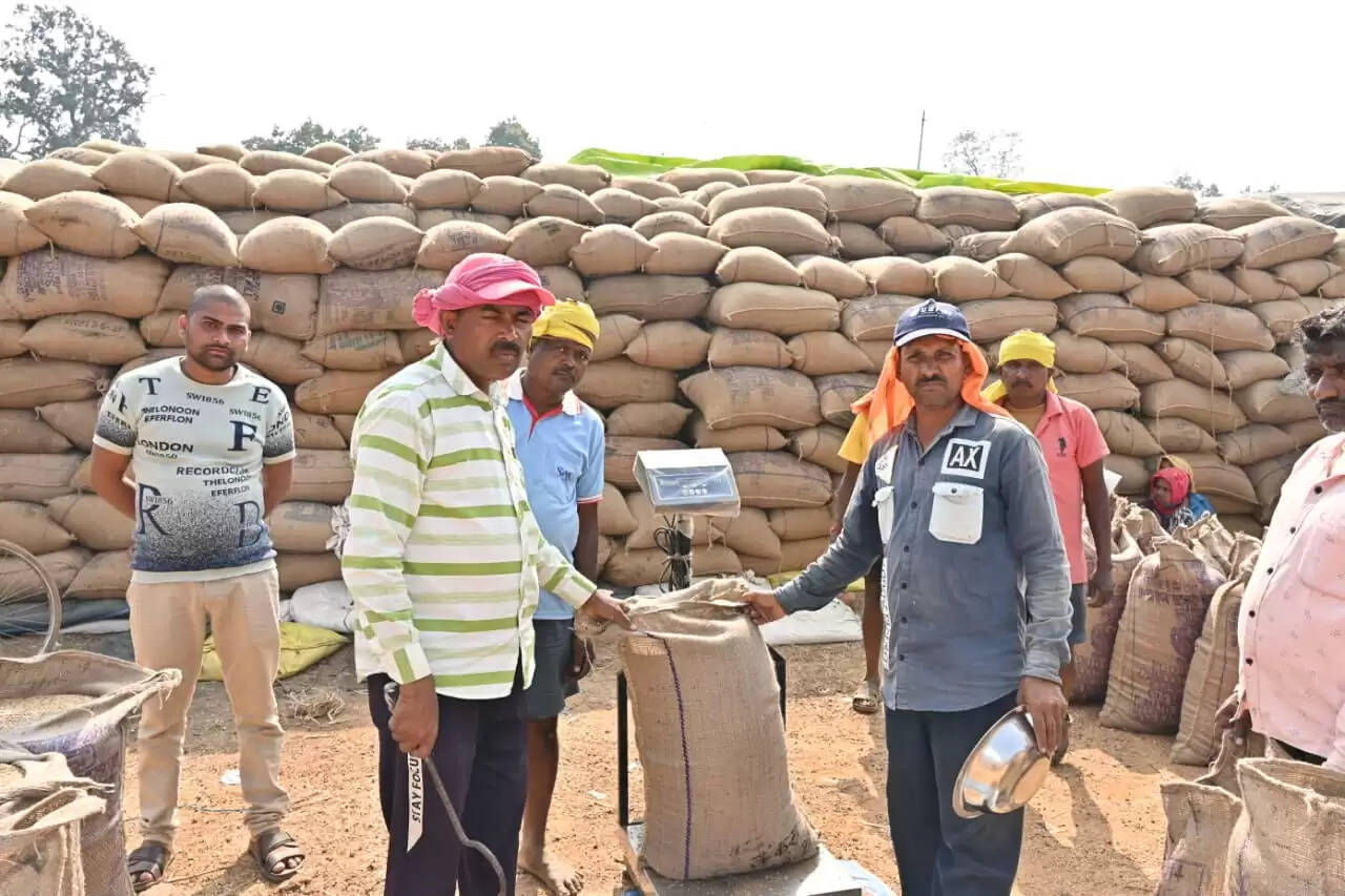 धमतरी में धान खरीद के लिए किसानों के लिए टोकन जारी