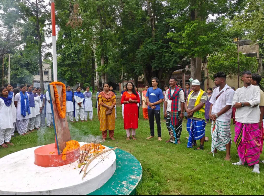 हूल दिवस पर वीर शहीदों को दी गई श्रद्धांजलि, इतिहास और संघर्ष से प्रेरणा लेने का आह्वान