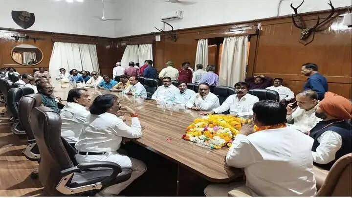 इंदौरः राष्ट्रीय सफाई कर्मचारी आयोग के अध्यक्ष ने ली महत्वपूर्ण बैठक