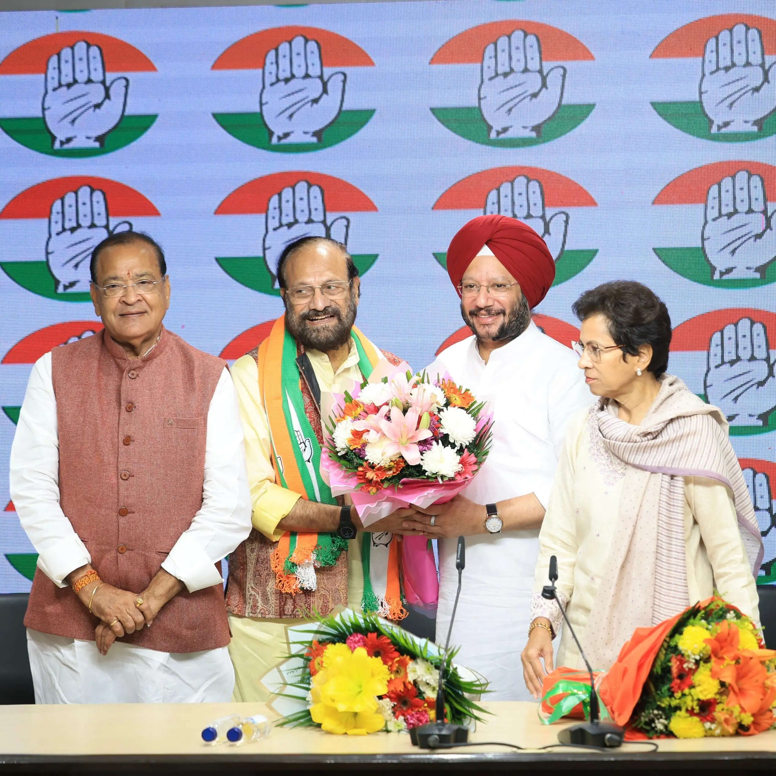 गायक जुबिन नौटियाल के पिता रामशरण नौटियाल कांग्रेस में शामिल