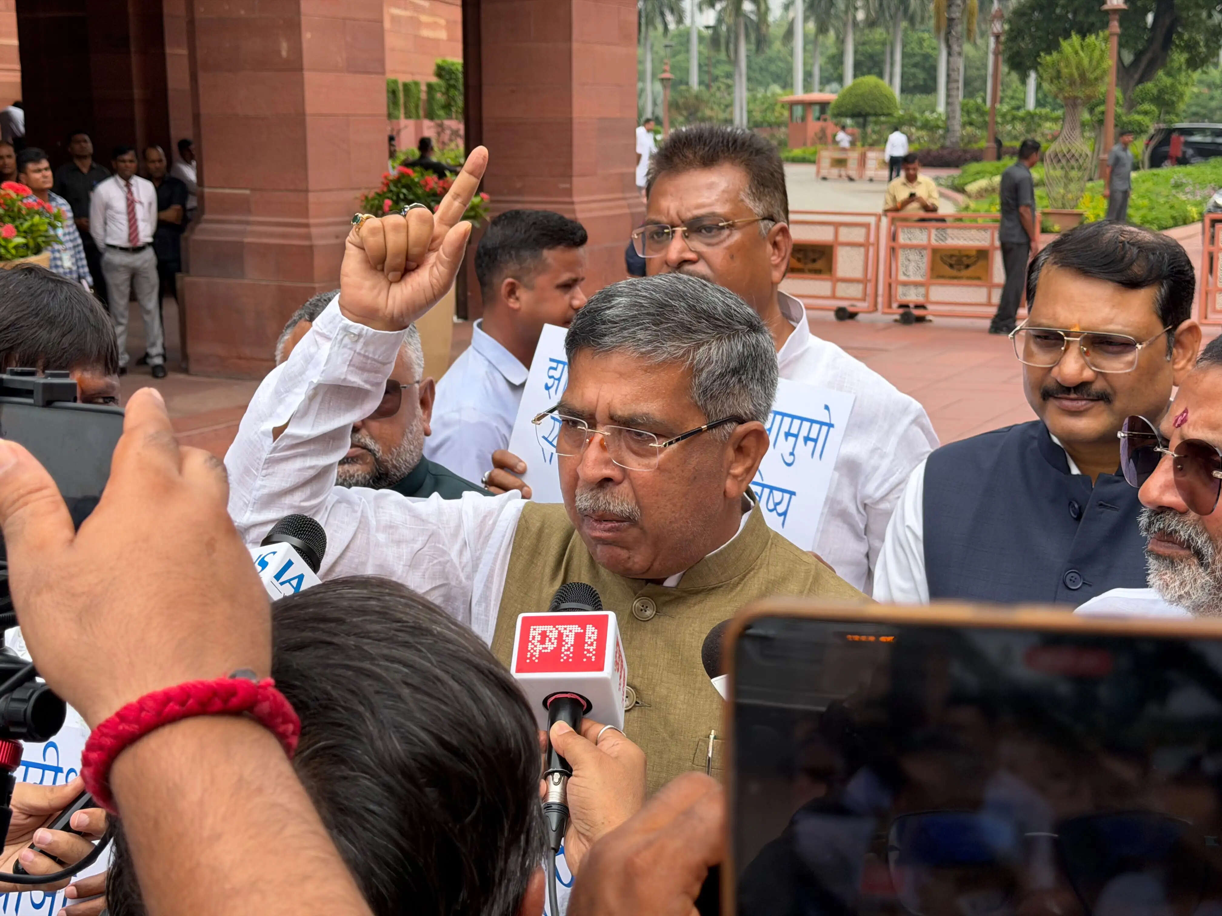 छात्रों और युवाओं के मुद्दे पर कांग्रेस कर रही दोहरी राजनीति : आदित्य साहू