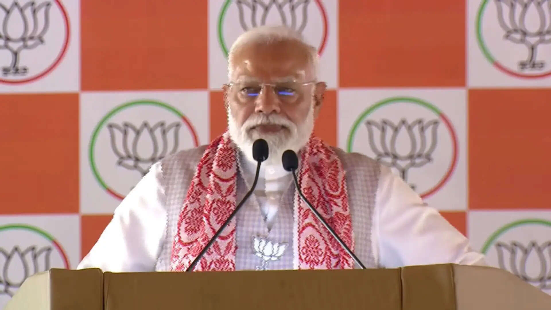 कांग्रेस विकास विरोधी, पार्टी नेतृत्व जमीन लूट में शामिलः नरेन्द्र मोदी