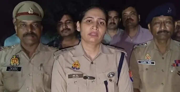 झांसी में 10 घंटे बाद पुलिस मुठभेड़ में चेन स्नैचिंग के दो आरोपित गिरफ्तार, एक के पैर में लगी गोली
