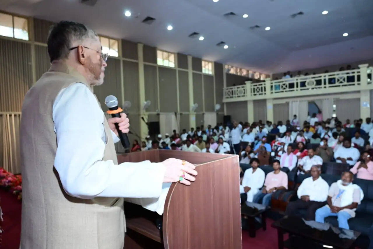 जनजातीय समाज हमारी राष्ट्रीय चेतना और सांस्कृतिक विरासत का अभिन्न अंग है: राज्यपाल