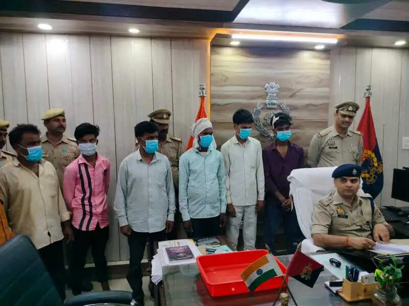 डांस कार्यक्रम में युवक की हत्या के मामले में 14 आरोपित गिरफ्तार, अन्य की तलाश जारी