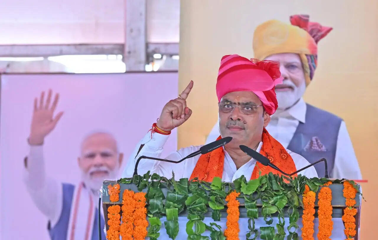 गुरु पूर्णिमा पर 40 लाख से अधिक विद्यार्थियों को मिली यूनिफॉर्म की सौगात, मुख्यमंत्री ने डीबीटी से हस्तांतरित किए 250 करोड़ रुपये