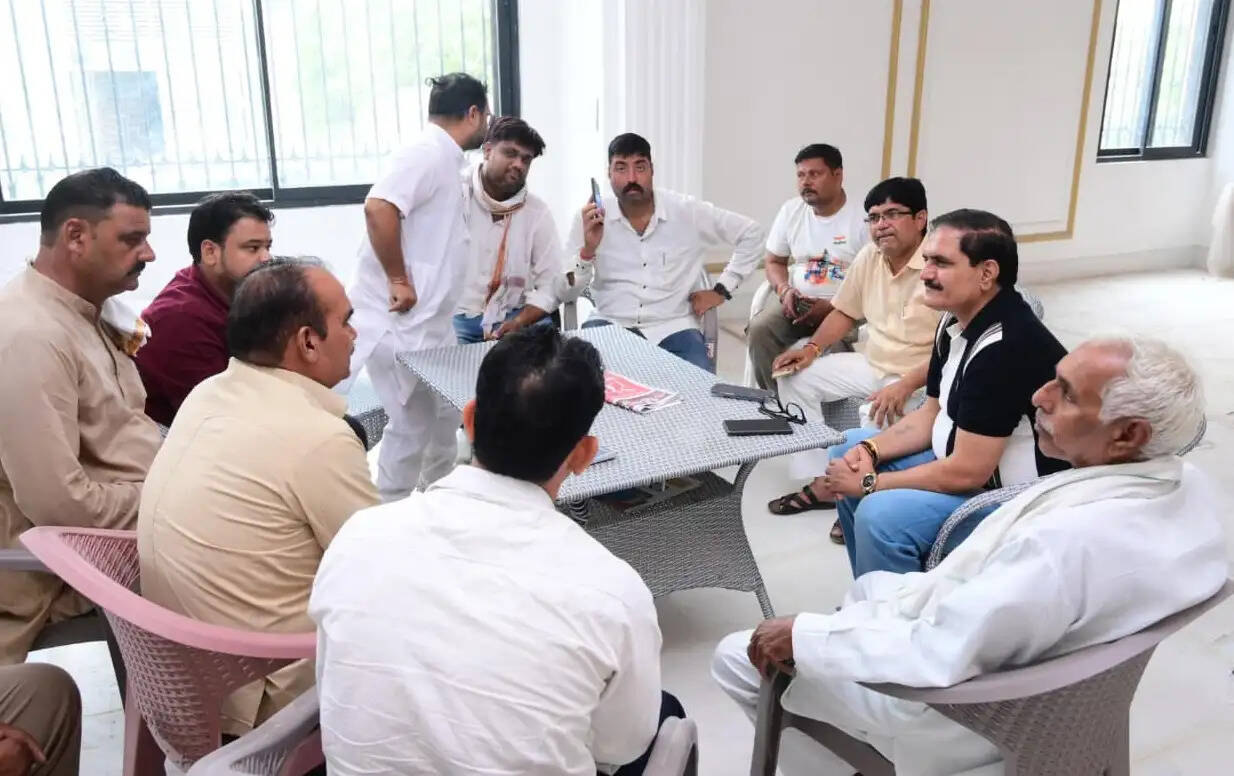 जिला पंचायत अध्यक्ष से मिला प्रतिनिधिमंडल, अधीनस्थों को दिए समस्याएं निस्तारण के निर्देश