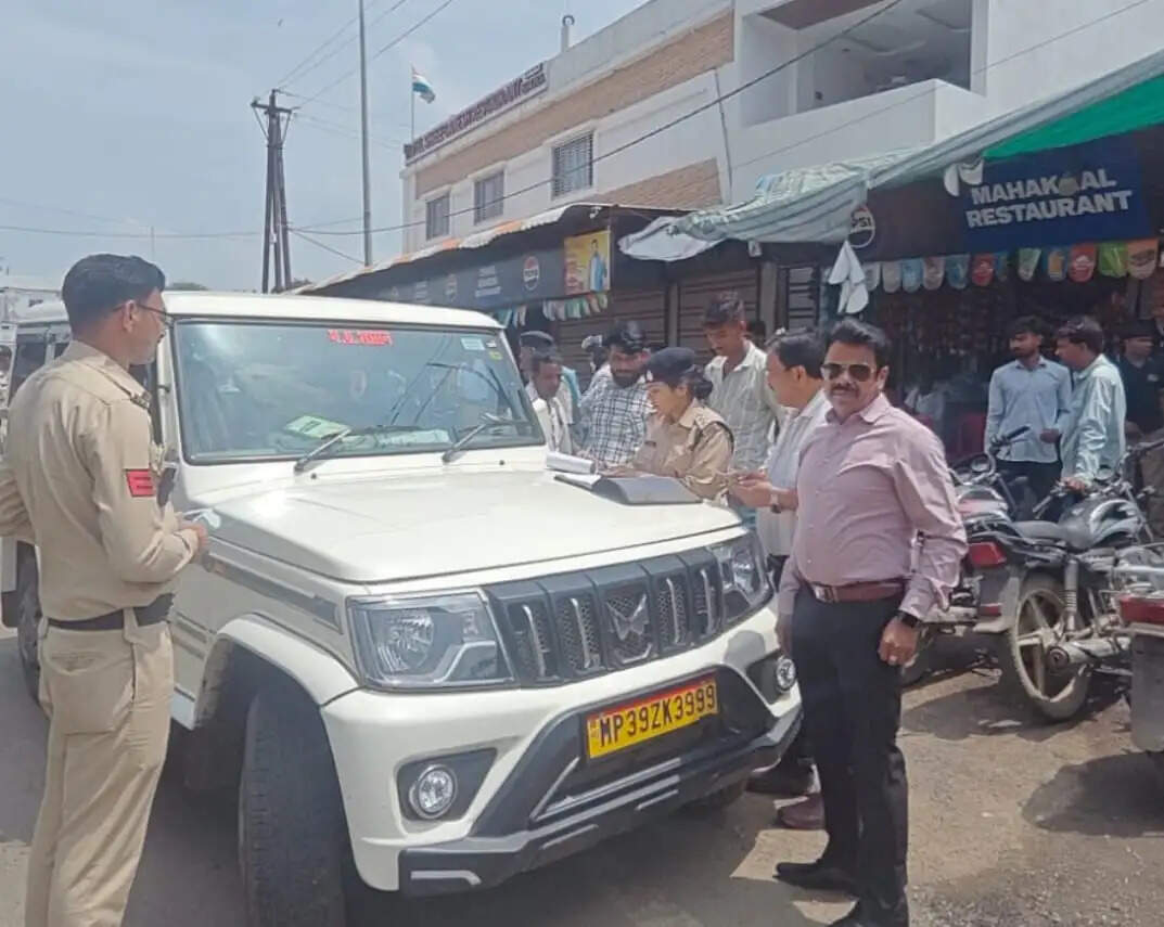 राजगढ़ः बिना फिटनेस, परमिट के दौड़ रही 2 बसें जब्त, 34 हजार रुपये का जुर्माना वसूला