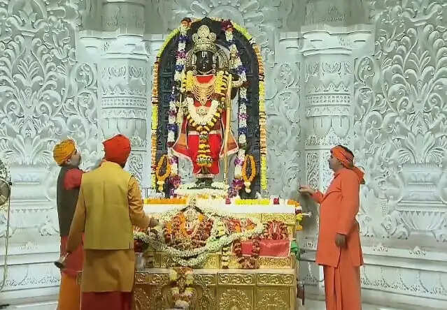 रामजन्मभूमि मंदिर परिसर में मां भगवती मंदिर के शिखर पर हुआ ध्वजारोहण