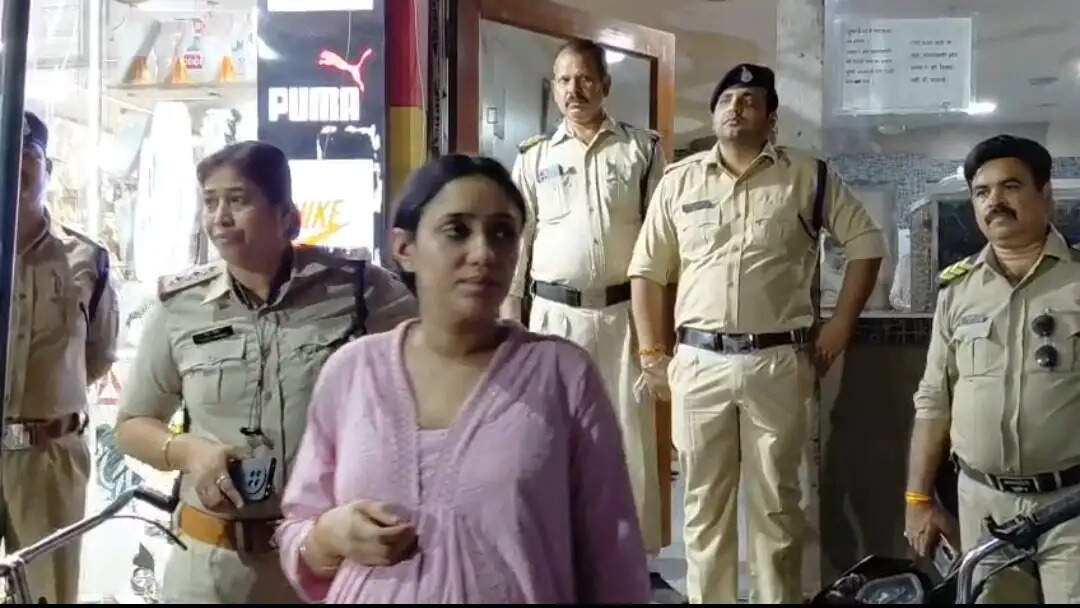 जबलपुर : भ्रूण लिंग परीक्षण गिरोह का भंडाफोड़, दो डायग्नोस्टिक सेंटर सील
