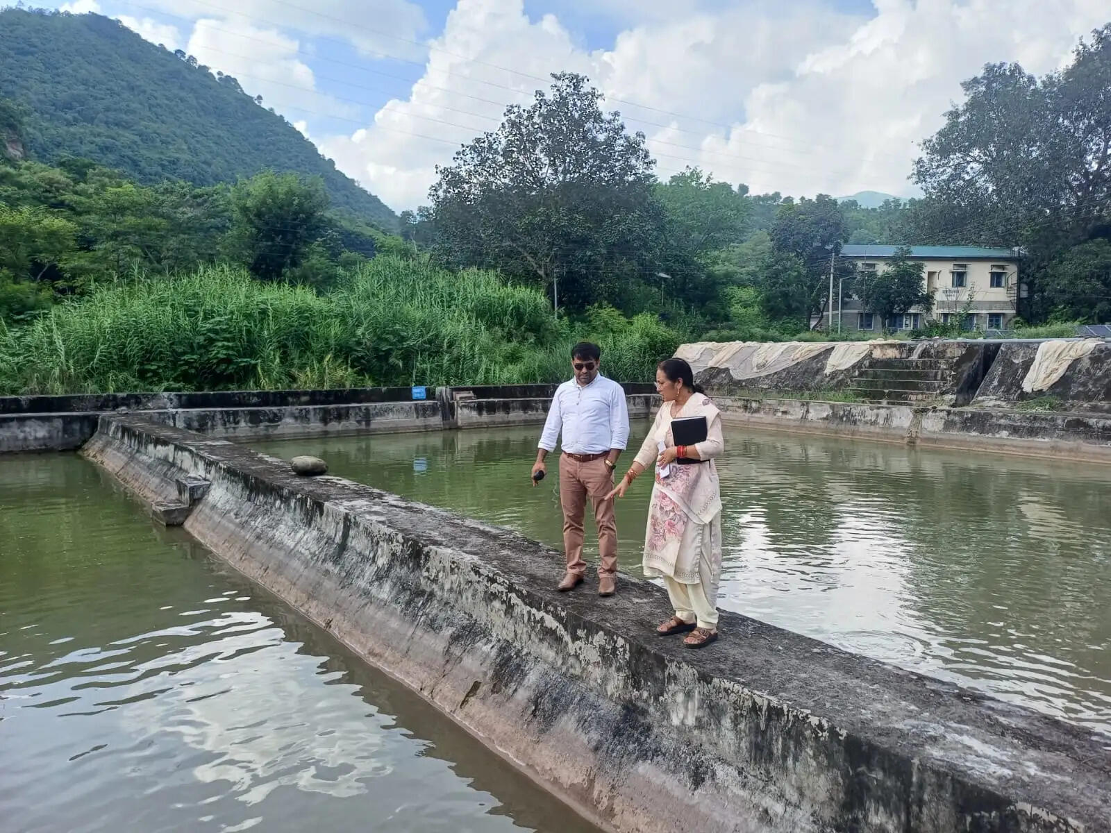 मत्स्य फार्म अलसू में आधारभूत संरचना का अधिकतम एवं वैज्ञानिक उपयोग सुनिश्चित करें : ओमकांत ठाकुर