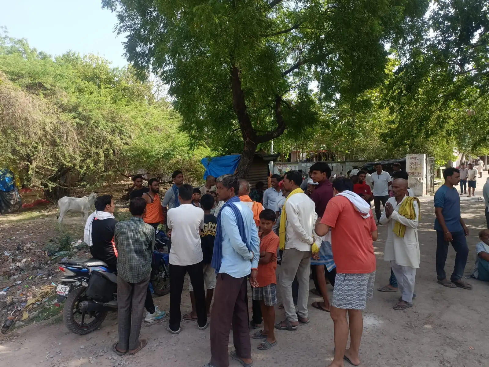 सरकारी अस्पताल के पास नाले में युवक का मिला शव