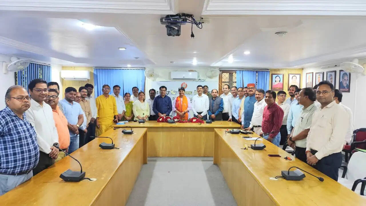 पीयू की कुलपति प्रो. वंदना सिंह को मिला प्रतिष्ठित “माटी सम्मान”, लोकसभा अध्यक्ष ओम बिरला ने किया सम्मानित