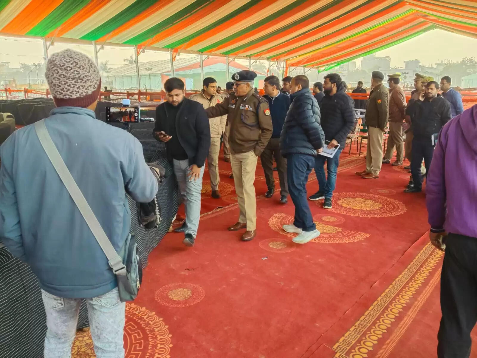 गोरखपुर महोत्सव में आमजन को प्रदान किया जाए सुरक्षित एवं सुगम वातावरण : एडीजी जोन