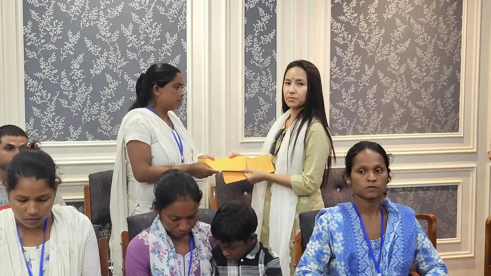 सिक्किम सरकार ने सुरंग दुर्घटना में जान गंवाने वालों के परिवारों को जलपाईगढ़ी में अनुग्रह राशि सौंपी