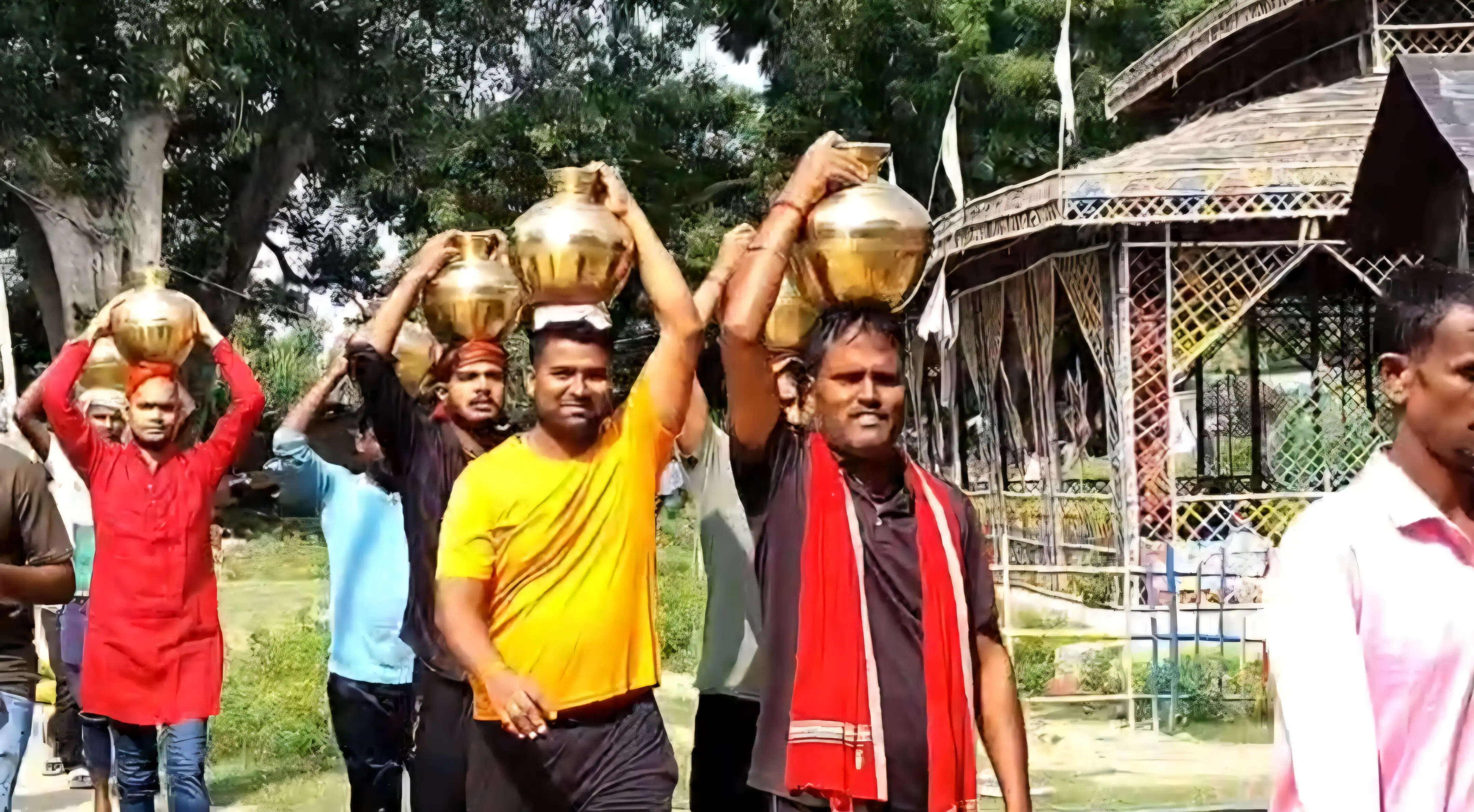 सारण में शारदीय नवरात्रि के पहले दिन घाटों पर उमड़े श्रद्धालु, वैदिक मंत्रोच्चार के बीच कलश स्थापना शुरू