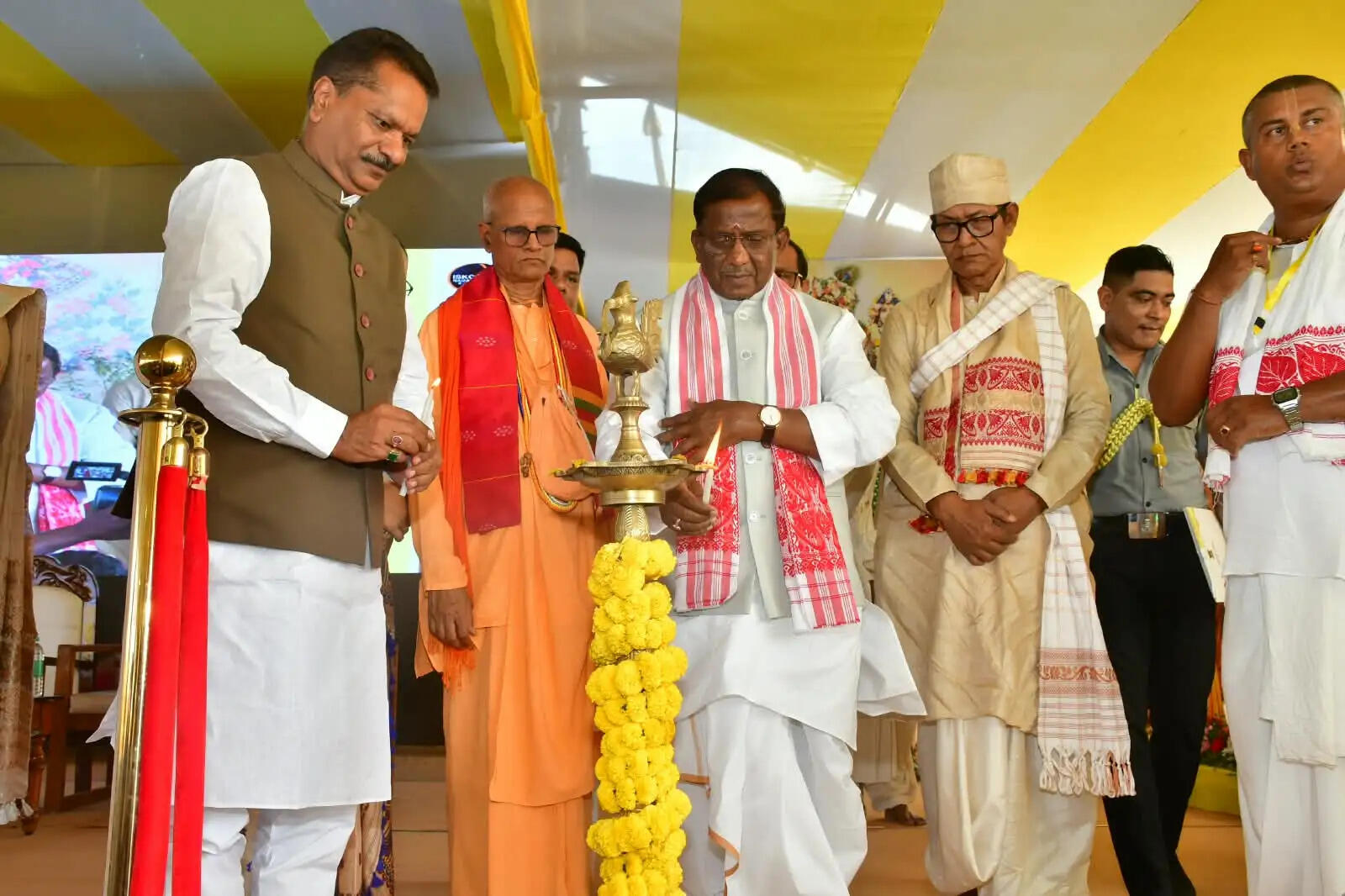 इस्कॉन असम के स्वर्ण जयंती समारोह एवं भक्त महोत्सव का भव्य शुभारंभ