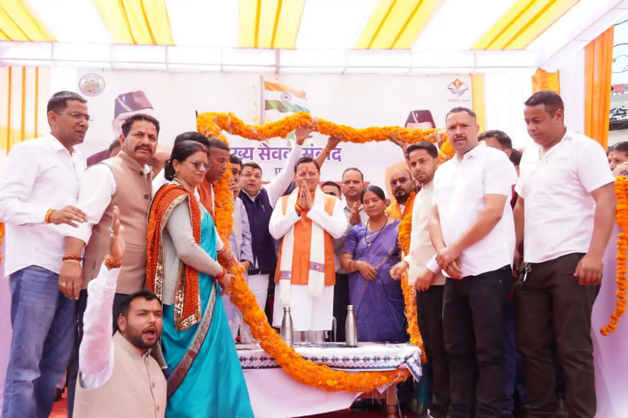 चम्पावत दौरे पर सीएम धामी, विकास योजनाओं को दी रफ्तार