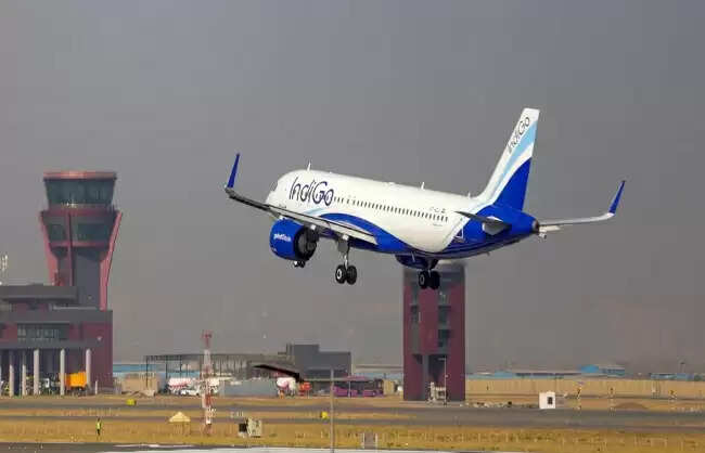 डीजीसीए ने इंडिगो पर की सख्त कार्रवाई, 22.2 करोड़ रुपये का लगाया जुर्माना