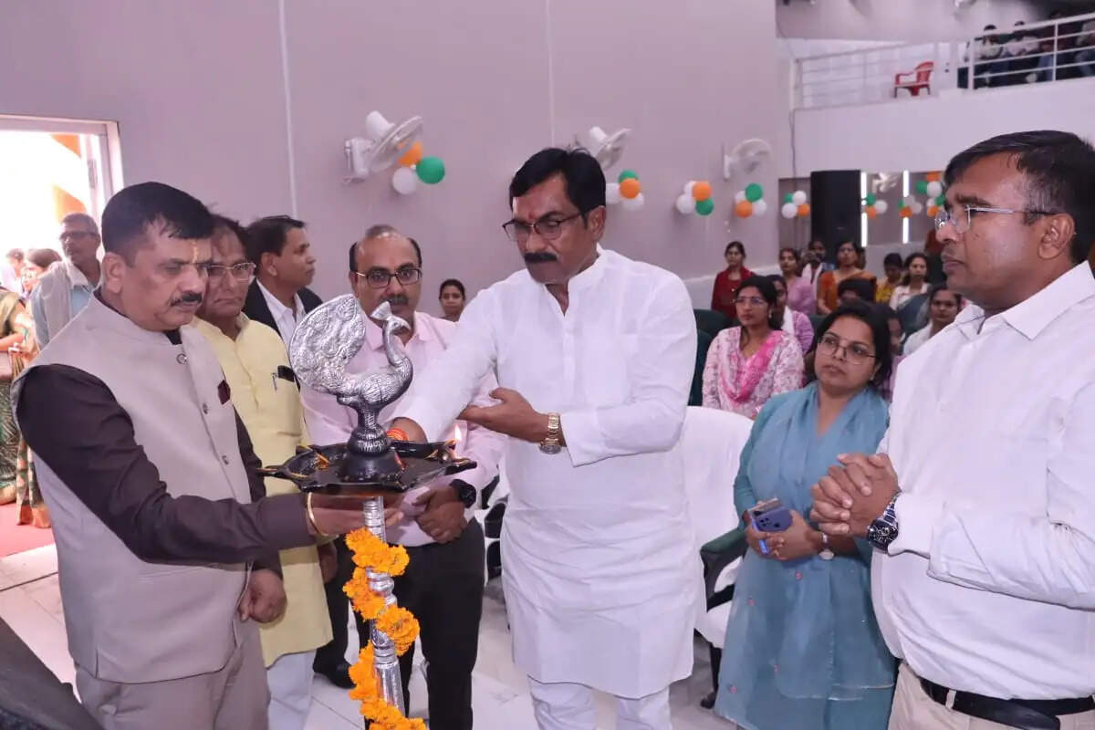 सरकार के 09 वर्ष पूर्ण होने पर प्रदर्शनी व सांस्कृतिक कार्यक्रम, उपलब्धियों का किया गया प्रदर्शन