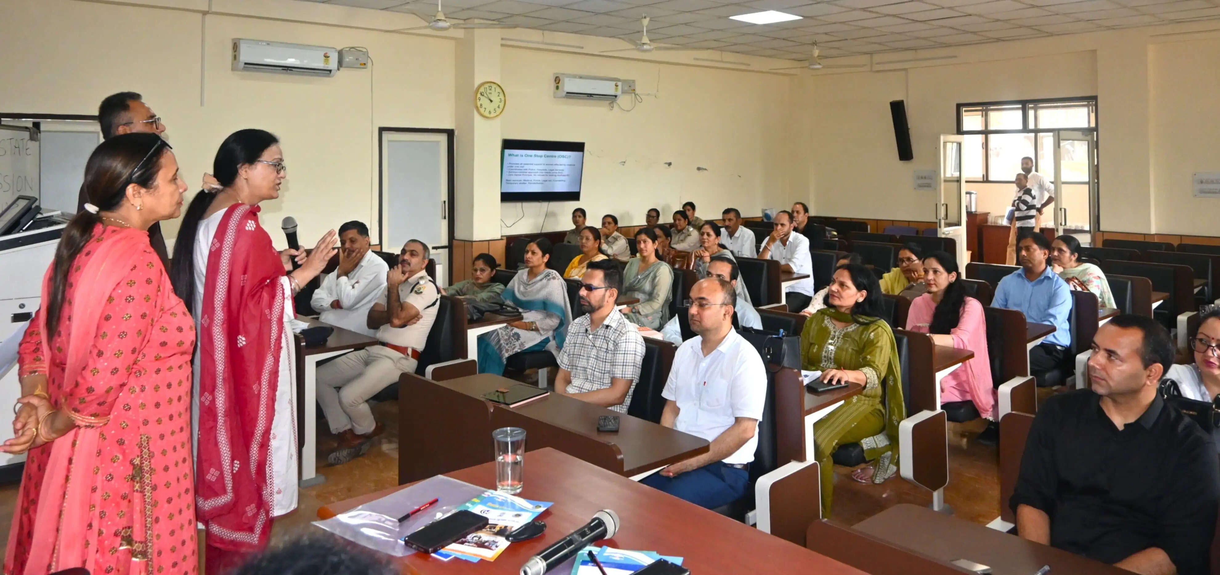 महिलाओं को अपने अधिकारों की जानकारी होना आवश्यक : विद्या नेगी