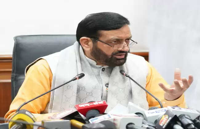 कांग्रेस व&nbsp;आम आदमी पार्टी ने किया युवाओं से खिलवाड़,&nbsp;भाजपा बना रही पेपर लीक पर कड़ा कानून: मुख्यमंत्री