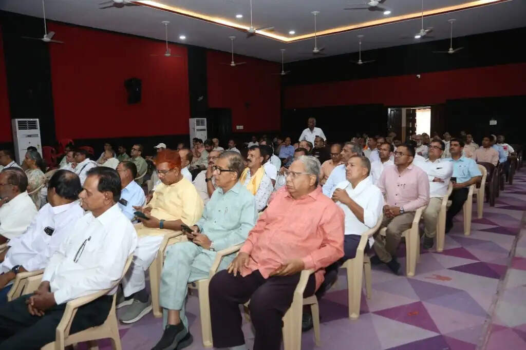 हिंदू समाज का आधार मैं से हम की ओर जाना है : मुकुल कानिटकर