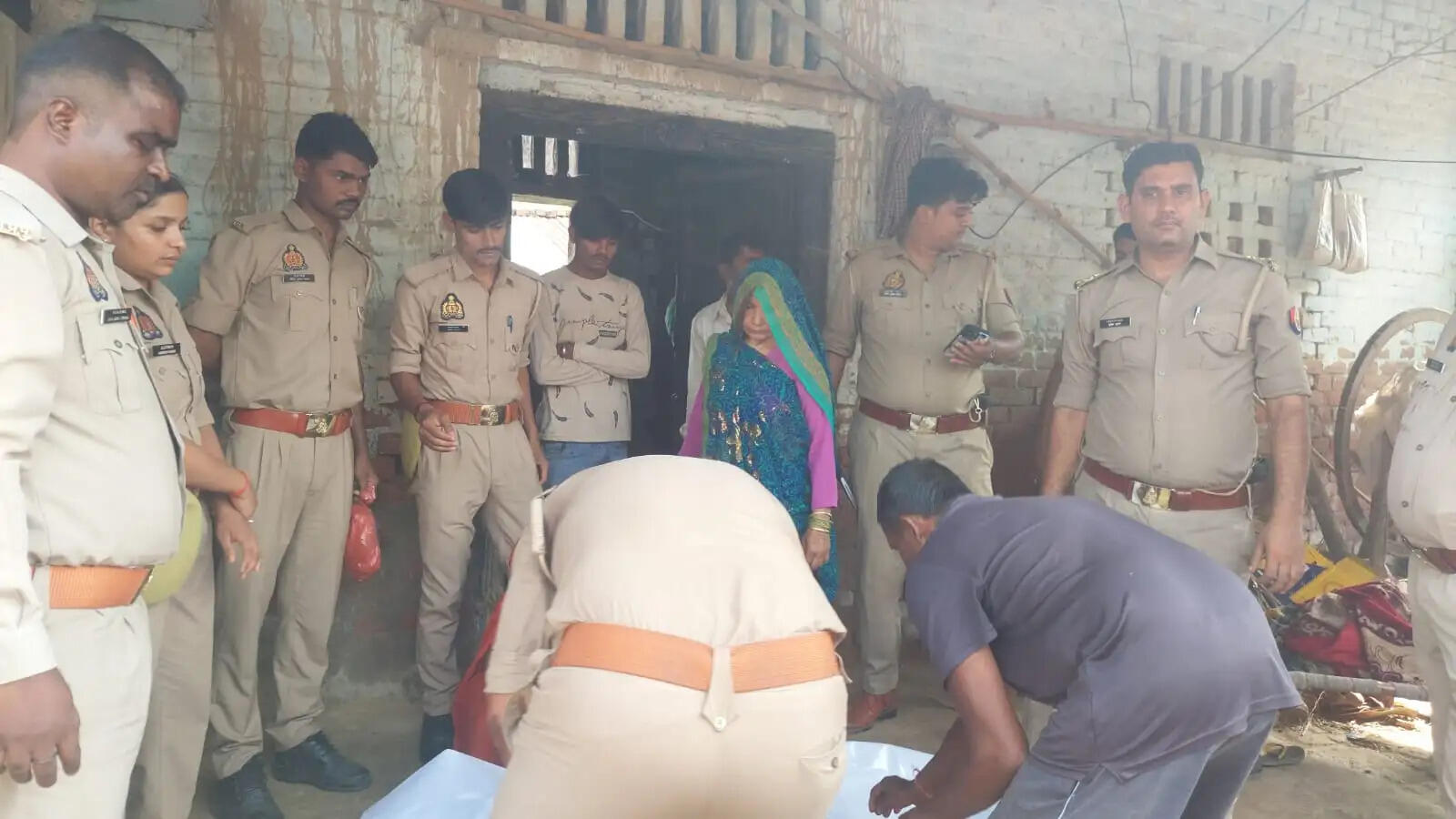 पुत्र ने ईंट से कुचलकर की वृद्ध मां की हत्या, हत्यारोपित गिरफ्तार
