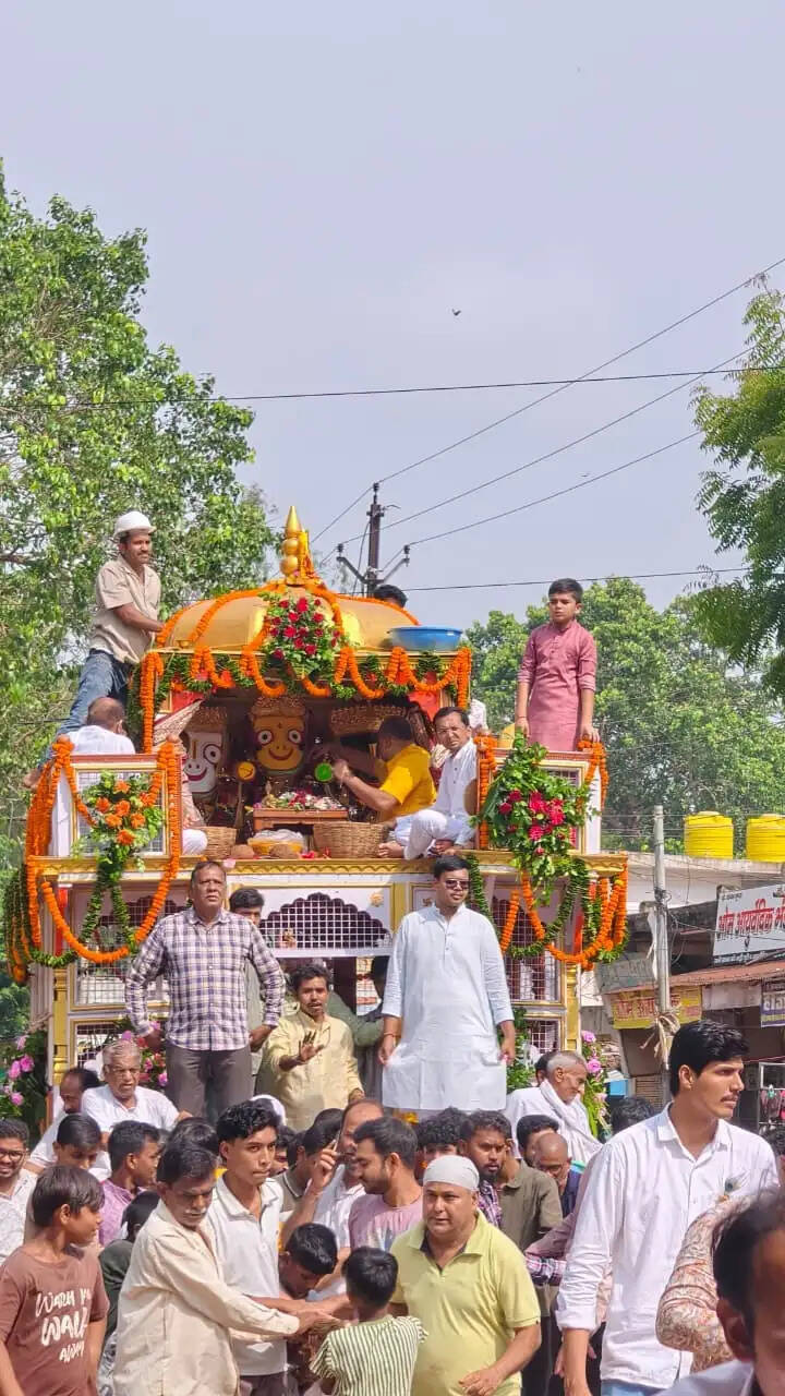 11 दिनों बाद श्री जगन्नाथ की भव्य घर वापसी, जयघोष और श्रद्धा से गूंजा धमतरी