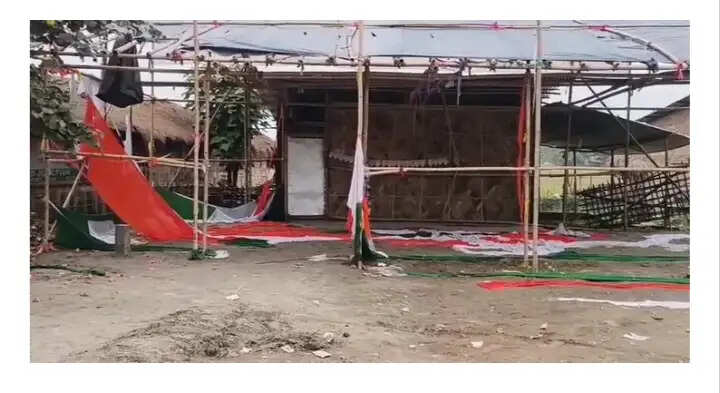 जोनाई में कांग्रेस के चुनावी कार्यालय में तोड़फोड़