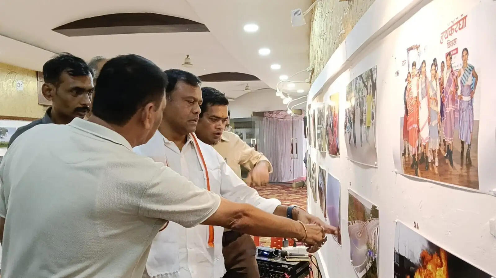 रायपुर : फोटो प्रदर्शनी का अवलोकन करने प्रेस क्लब पहुंचे प्रदेश कांग्रेस अध्यक्ष दीपक बैज