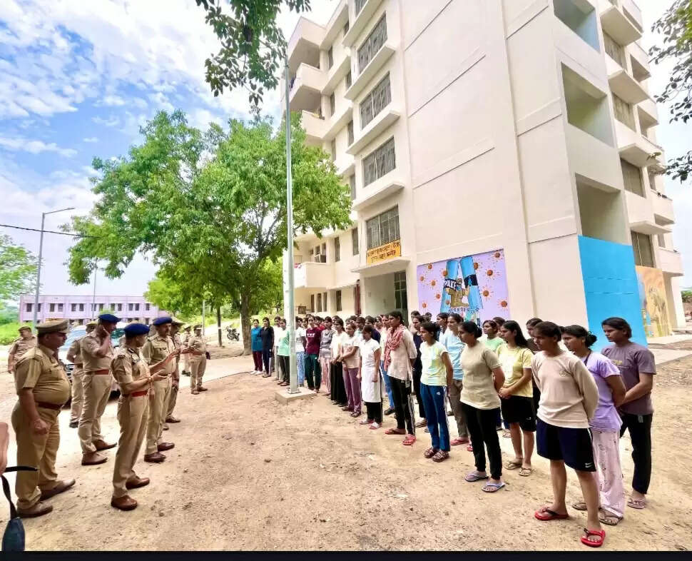 कन्नौज: डीआईजी ने किया जेटीसी केंद्रों के निरीक्षण