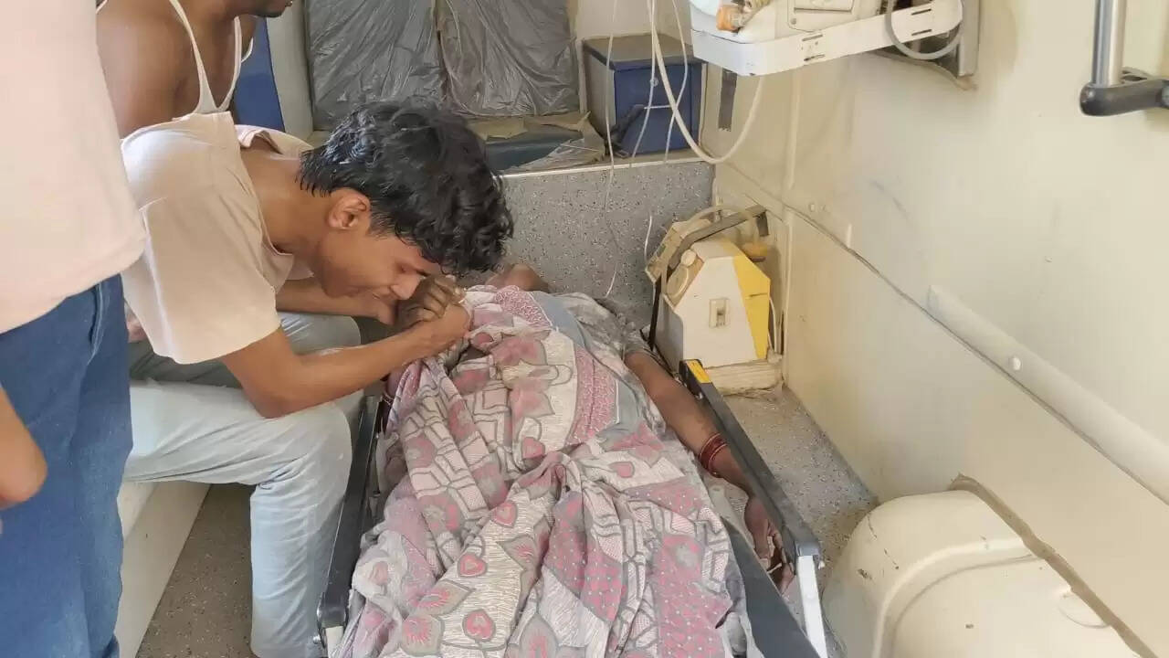 गैस सिलेंडर लीक से लगी भीषण आग, दम घुटने से महिला की मौत