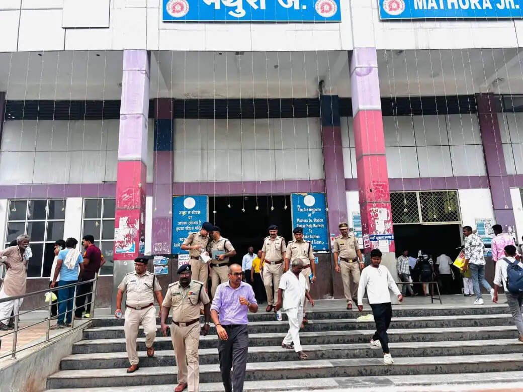 मुड़िया मेला-2026: श्रद्धालुओं की सेवा में मुस्तैद रेलवे प्रशासन, स्काउट्स, वाणिज्य और आरपीएफ का उत्कृष्ट समन्वय