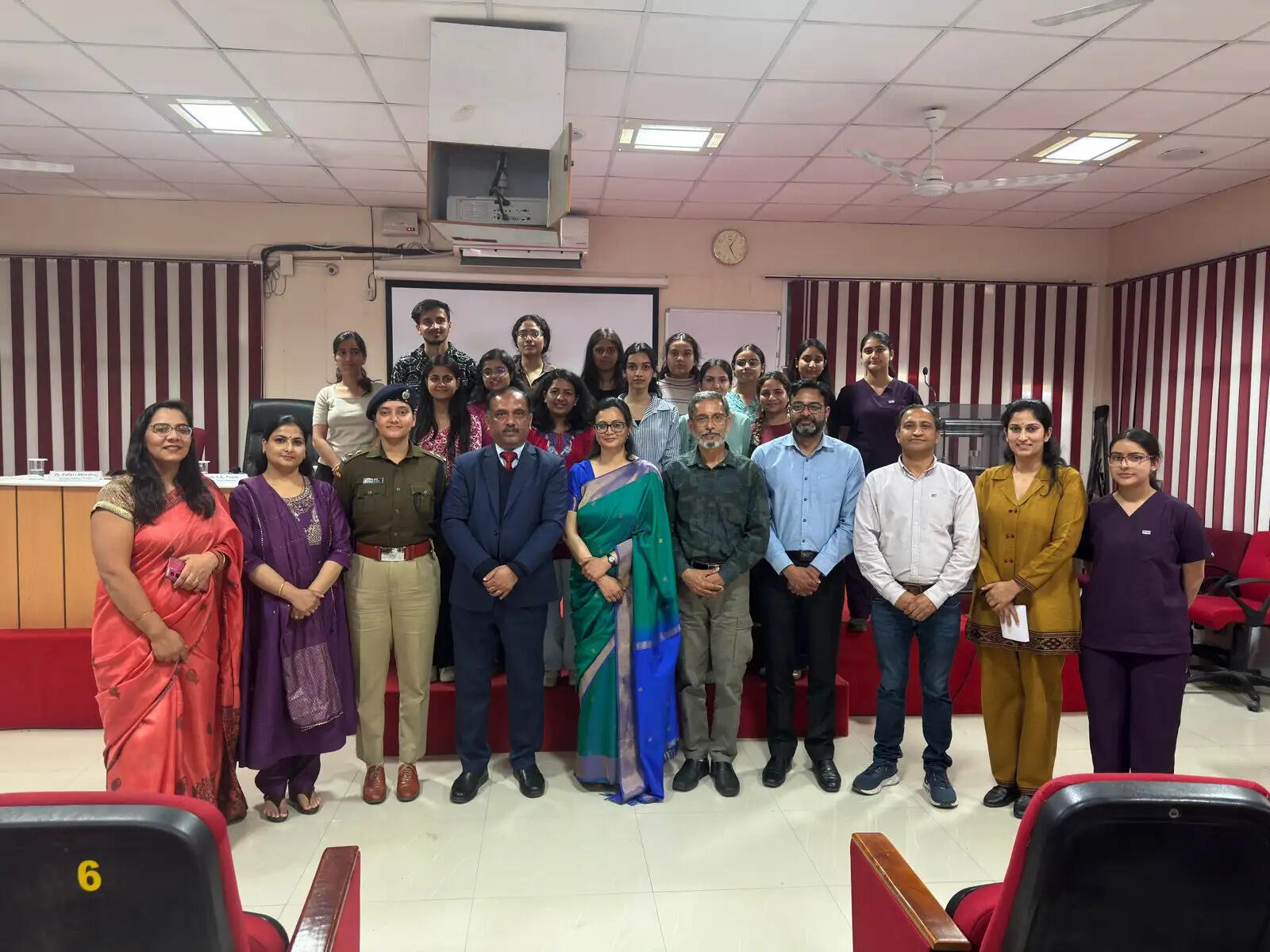 महिला सशक्तिकरण के लिए समानता और उत्कृष्टता को बढ़ावा देना आवश्यक : कुलपति