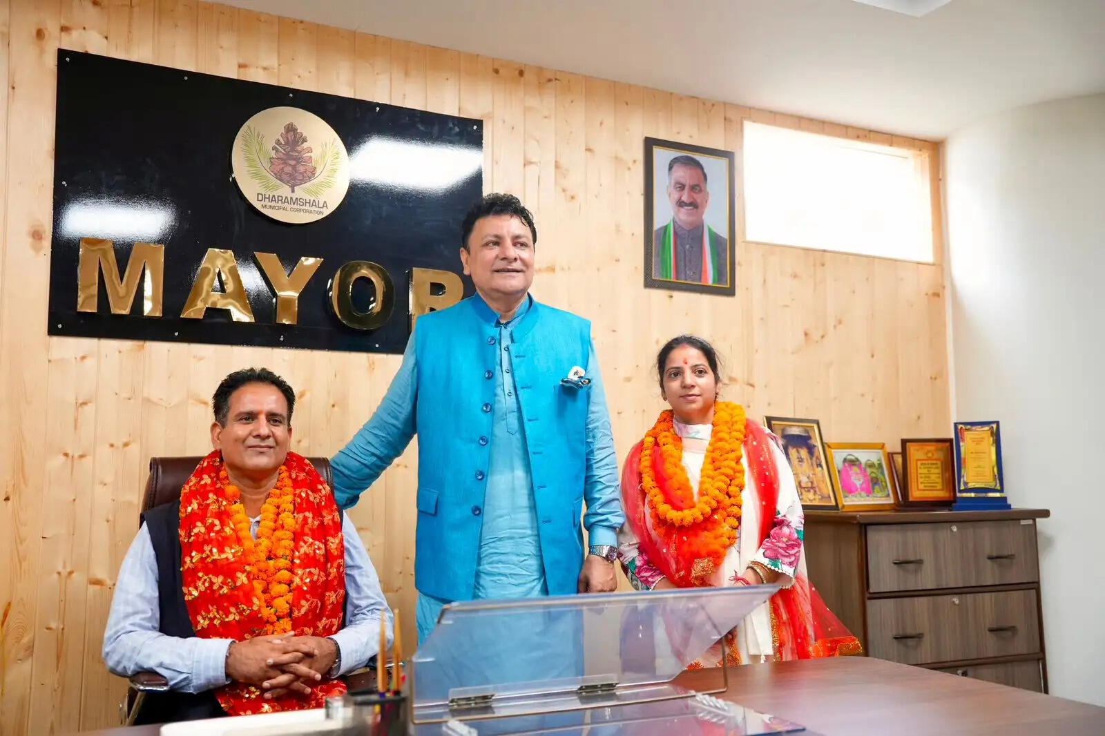 नगर निगम धर्मशाला को मिले नए मेयर और डिप्टी मेयर, शमशेर नेहरिया मेयर और प्रेरणा गुलेरिया बनी डिप्टी मेयर