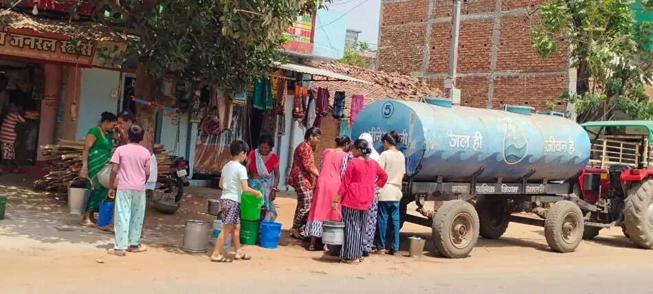धमतरी शहर में चार महीने में 25 मोटर पंप खराब, 40 से अधिक बोर सूखे