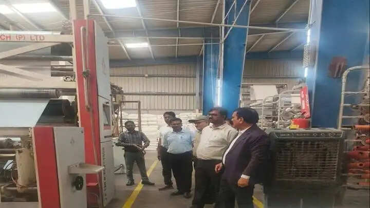इंदौरः बिजली कंपनी के एमडी ने किया औद्योगिक क्षेत्र का निरीक्षण