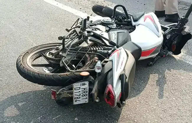 रेवाड़ी में ट्रक ने बाइक सवार को कुचला, हुई मौत