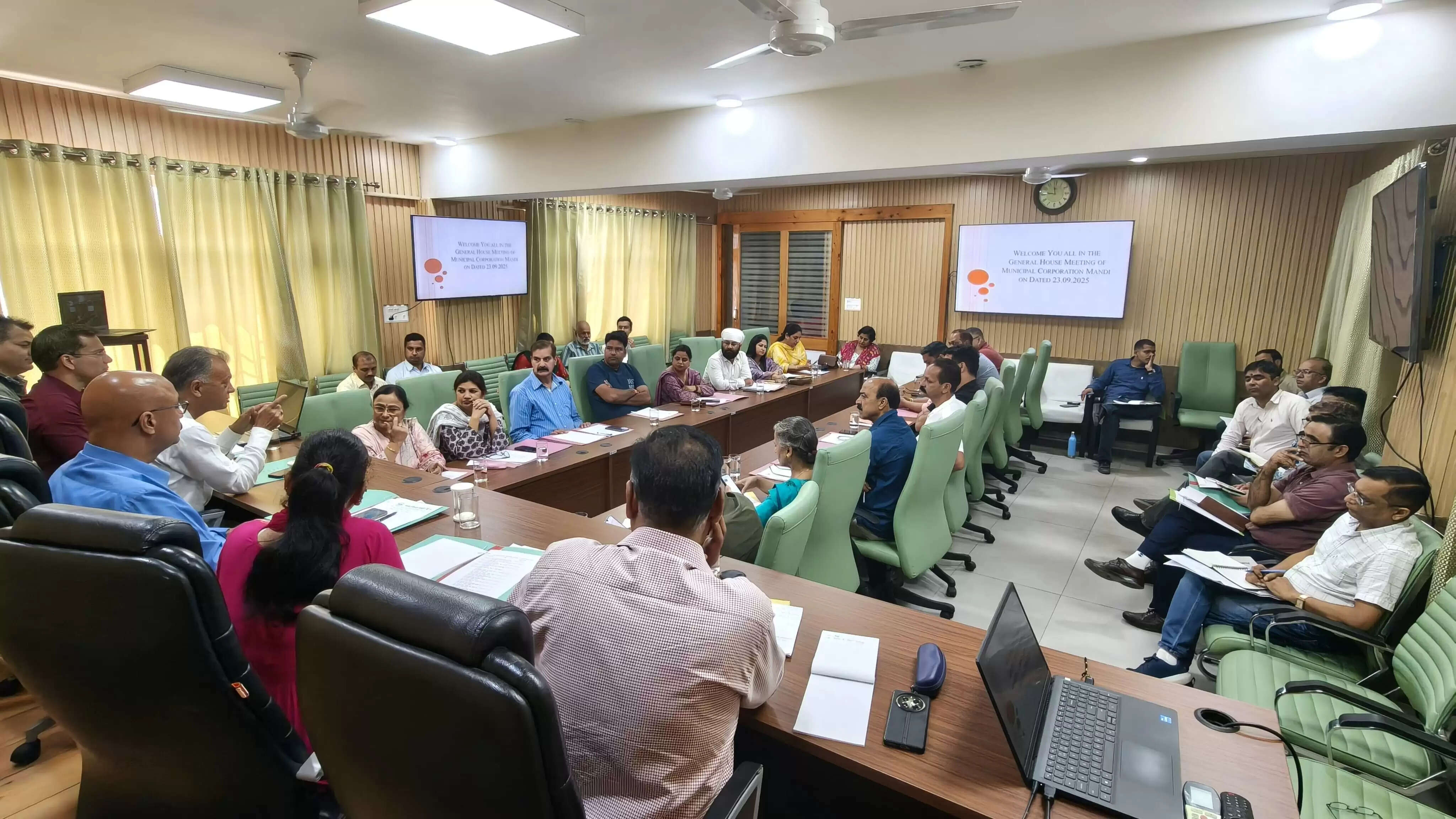 मंडी शहर में आपदा के समय प्राकृतिक जलस्रोतों से लाया जाएगा पानी, स्ट्रीट लाईटस पर ट्रायल बेस पर लगेंगे सैंसर