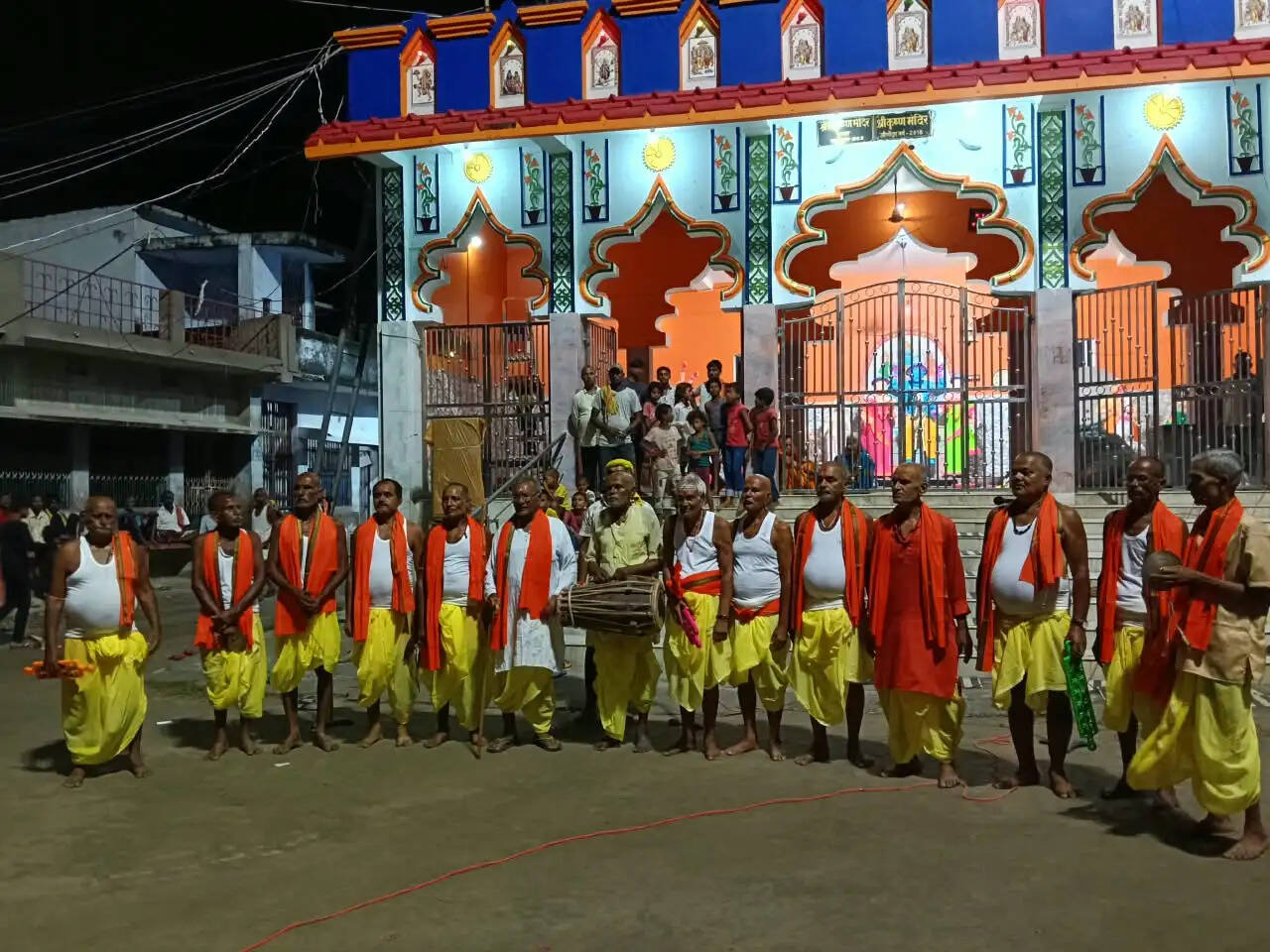 श्रीकृष्ण मंदिर में सदियों पुरानी नारदी भजन गायन परम्परा मुरादपुर में आज भी जीवित