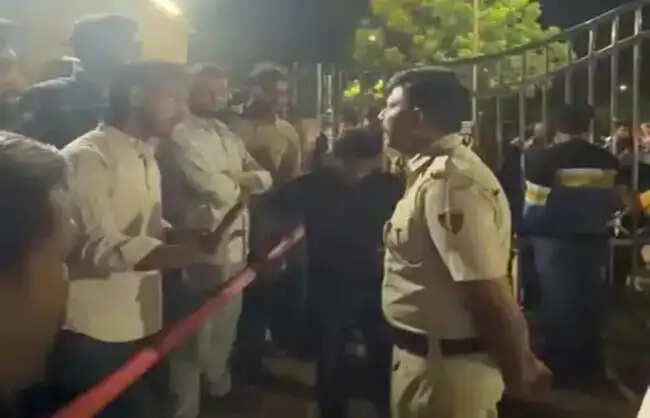 नारनाैल: केंद्रीय विश्वविद्यालय में एसी फटने से क्लासरूम में लगी आग