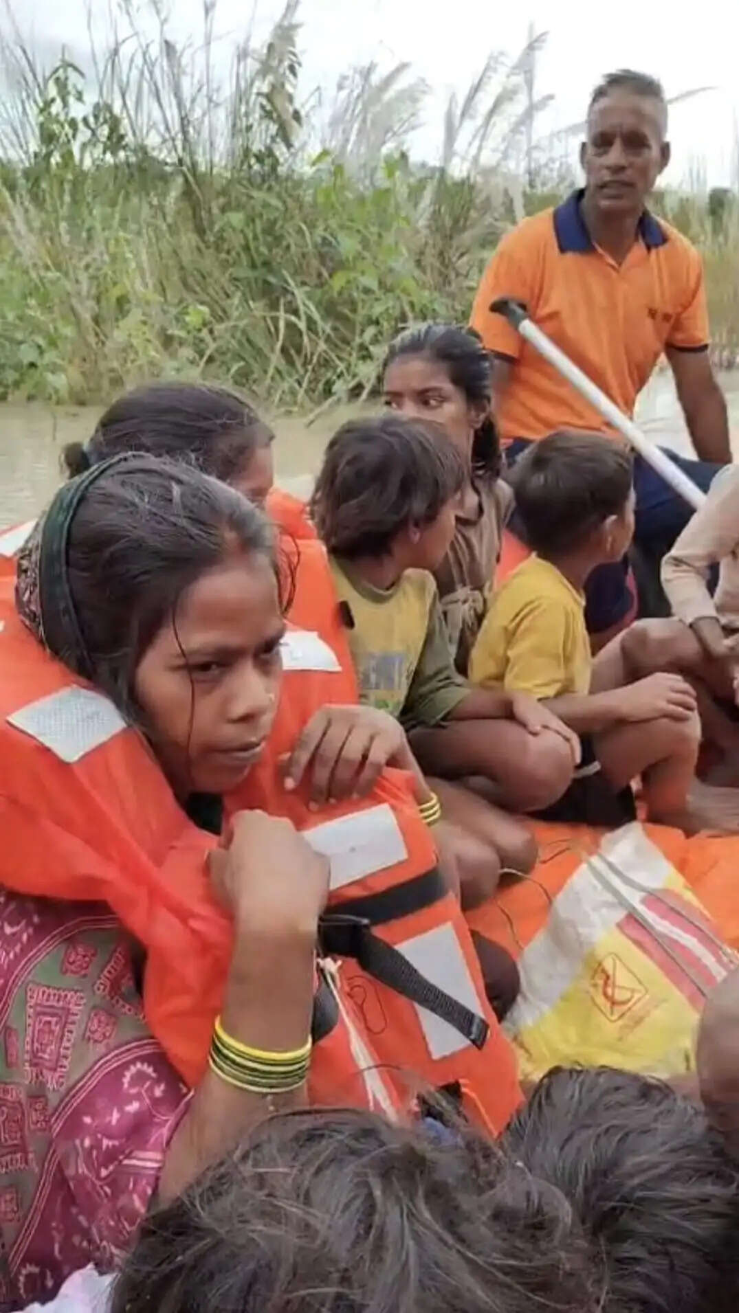 एसएसबी 21वीं वाहिनी&nbsp; का बाढ़ राहत एवं बचाव अभियान&nbsp; हो रहा युद्ध स्तर पर