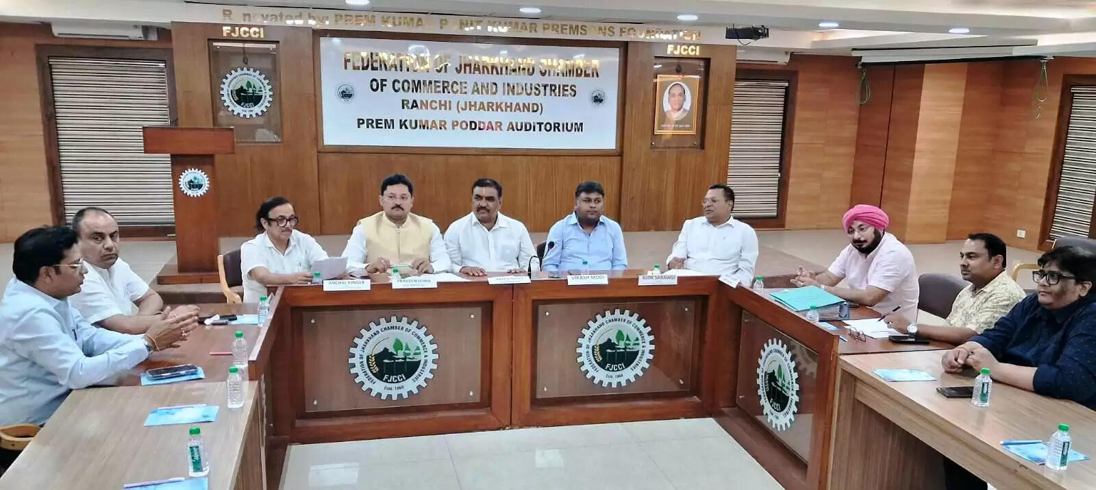 सरकार 15 मीटर ऊंचाई और 500 वर्ग मीटर क्षेत्रफल वाले भवनों को करे नियमित : चेंबर