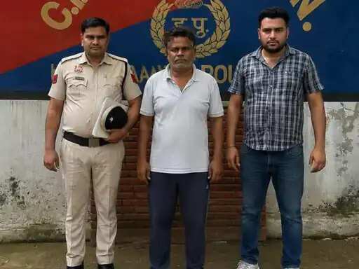 पलवल पुलिस ने बरामद की 22 पेटी अवैध शराब
