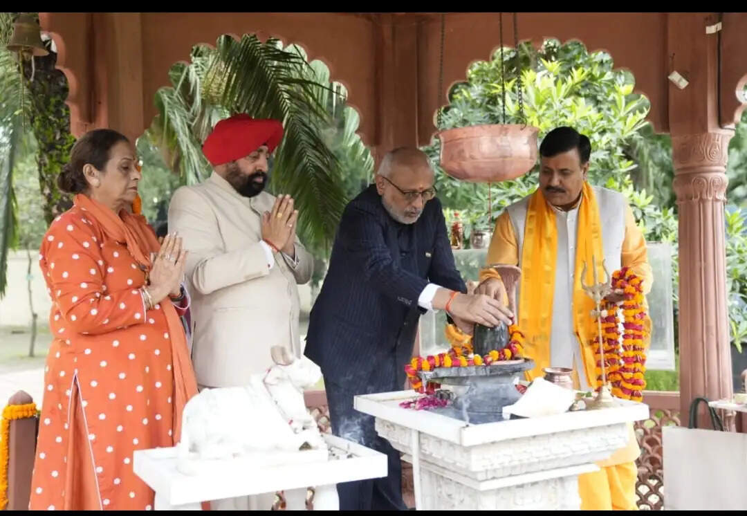 उपराष्ट्रपति सी.पी. राधाकृष्णन ने राजप्रज्ञेश्वर मंदिर में की पूजा-अर्चना