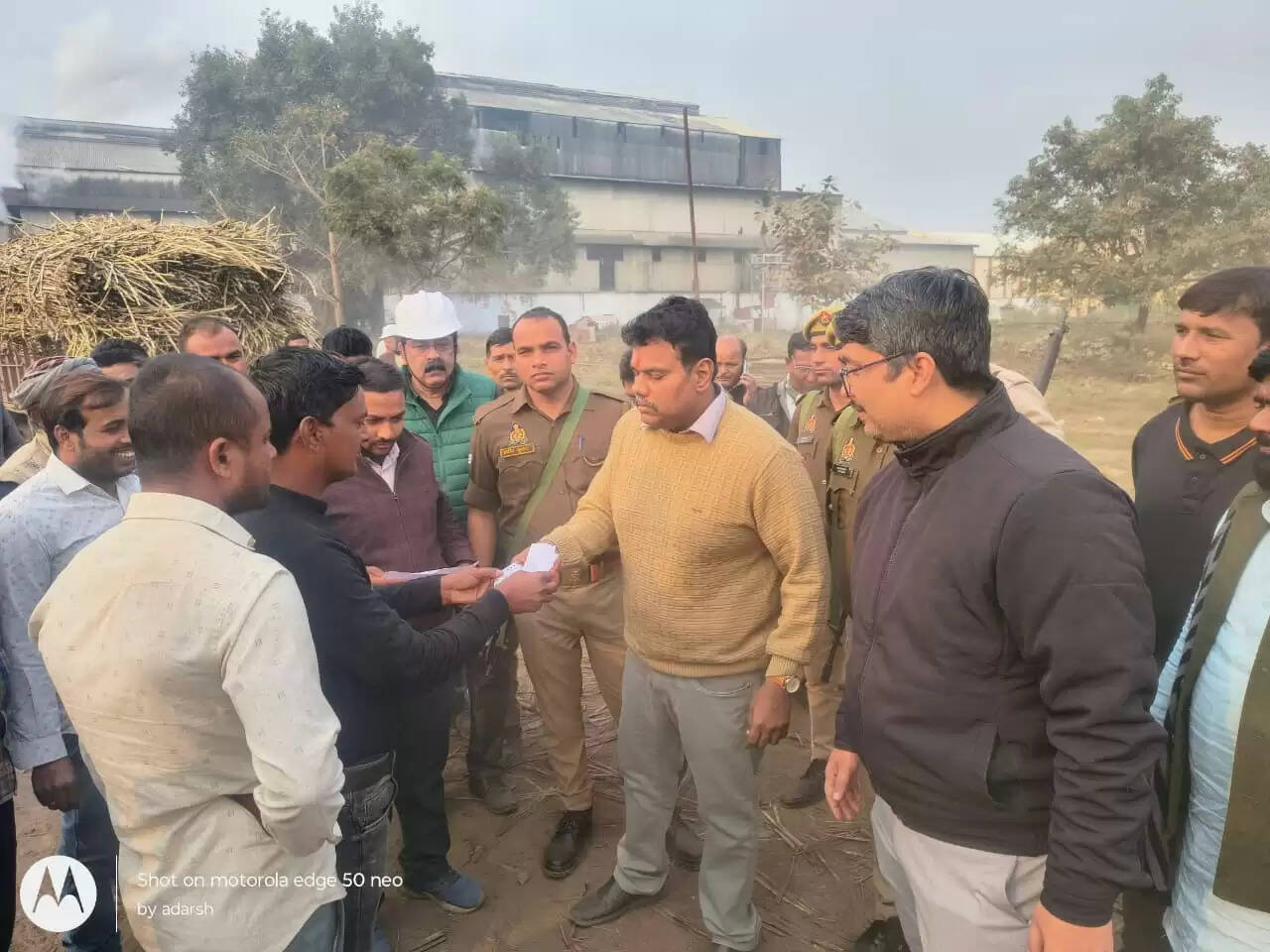 शुद्धता और मानक अनुसार हो गन्ना तौल : डीएम