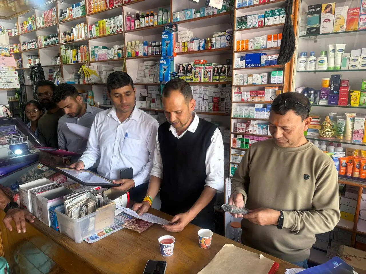 अनियमितता पर बौराड़ी में एक मेडिकल स्टोर सीज